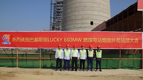 4、江南官方网站_江南jiangnan（中国）
副总工程师、南亚区域经理张光福与项目管理人员合影.JPG