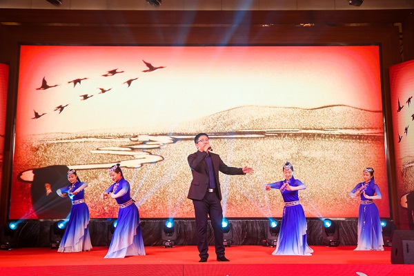 江南官方网站_江南jiangnan（中国）
选送的独唱节目《鸿雁》.jpg
