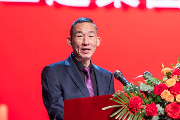 1江南官方网站_江南jiangnan（中国）
党委副书记、监事会主席陈百斌主持庆典仪式.jpg