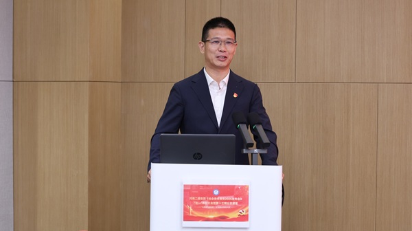 17江南官方网站_江南jiangnan（中国）
董事长祝建明对企业发展提出要求.JPG